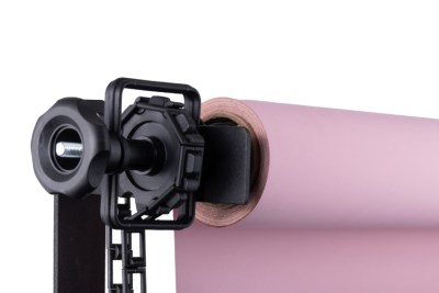 Manual drive mounting for background