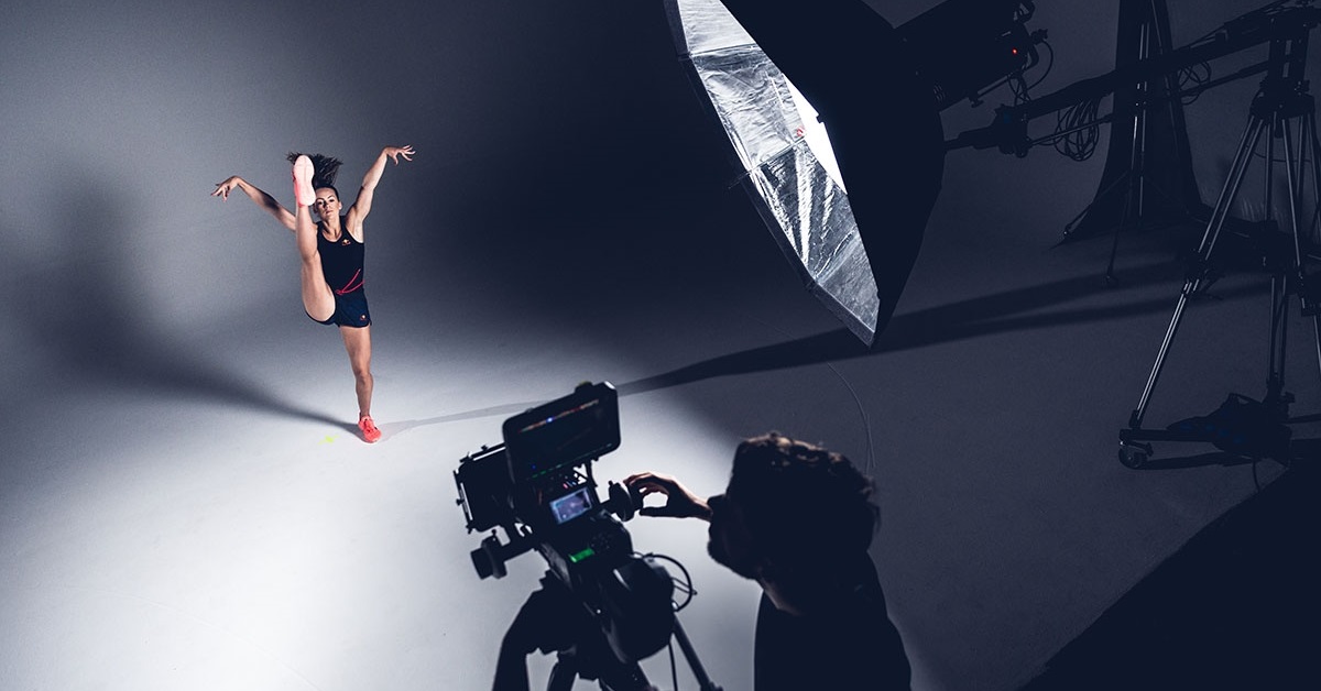 Karolína Kudláčková - Red Bull, Merge studio a světla FOMEI